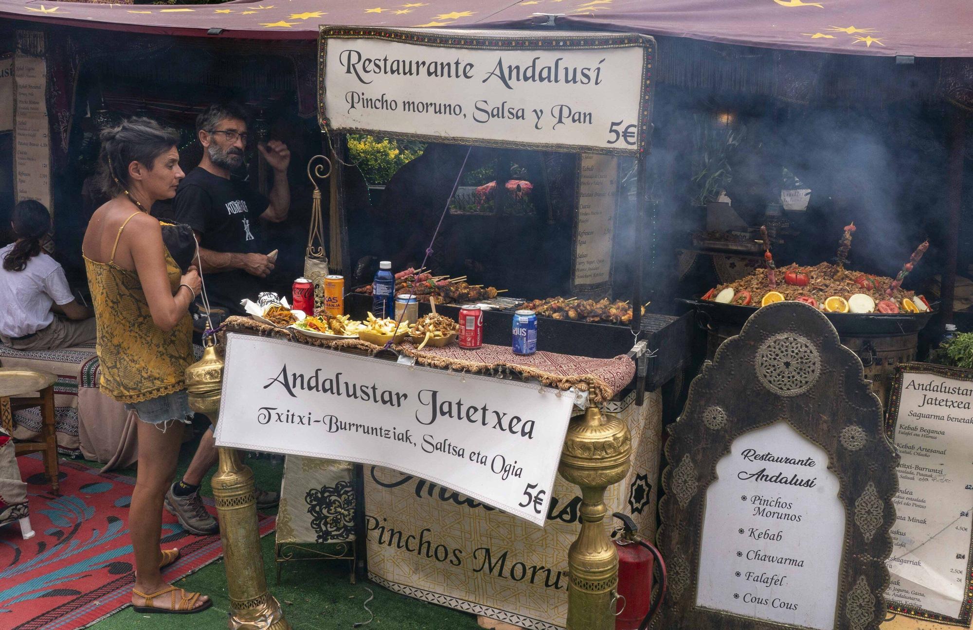 En imágenes: El zoco árabe en la plaza Juan de Ayala