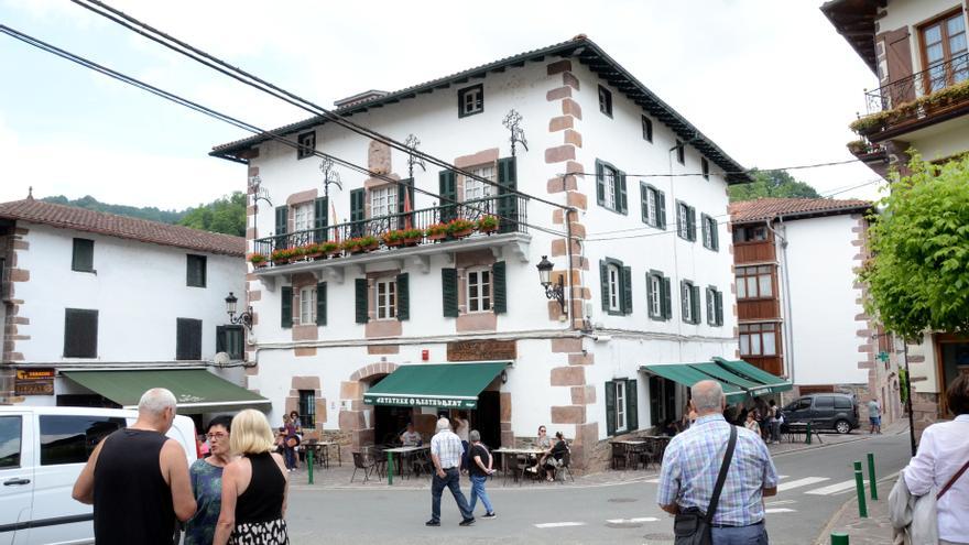 El Ayuntamiento de Etxalar arrenda la Herriko Ostatua