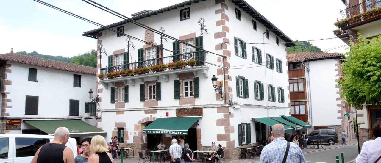 El Ayuntamiento de Etxalar arrenda la Herriko Ostatua