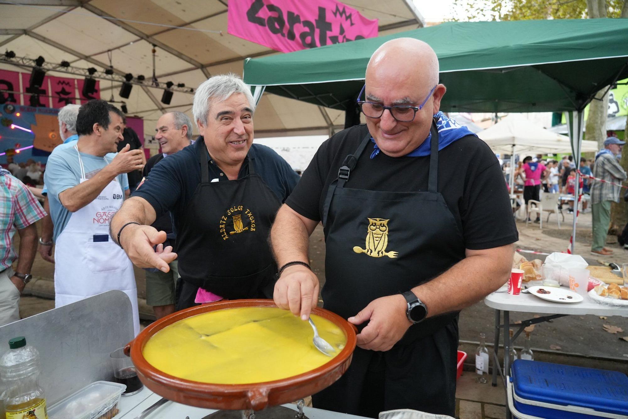 En imágenes: el bacalao al pil-pil toma El Arenal