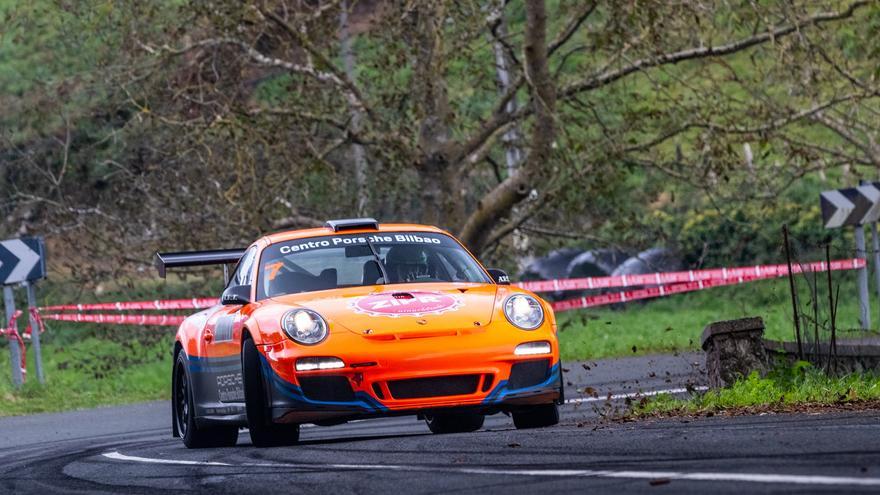 El Porsche de Iñaki Alberdi ruge de nuevo, listo para participar en la Subida Urraki tras un año en silencio