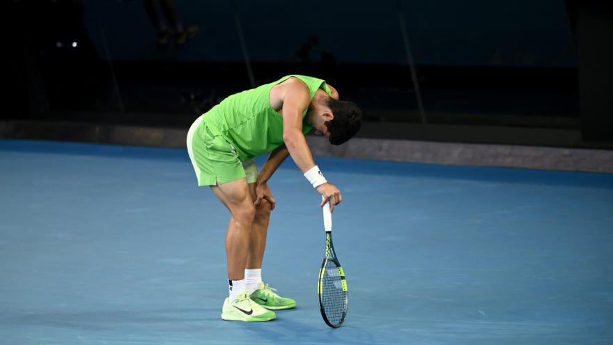 Un épico Alcaraz vence a Zverev y luchará por su primer título en Australia