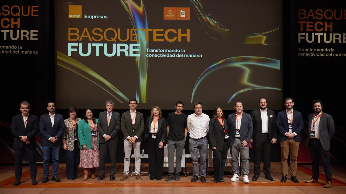 Imagen de todos los participantes del foro BasqueTech Future.