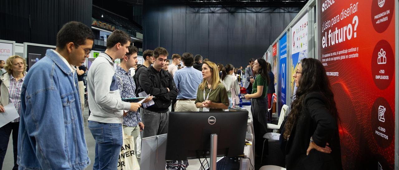 Fotos de la apertura del Encuentro de Empleo y Emprendimiento en la UPNA
