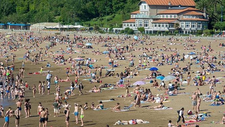 Más de 1.300 asistencias de socorristas en las playas de Bizkaia en lo que va de verano