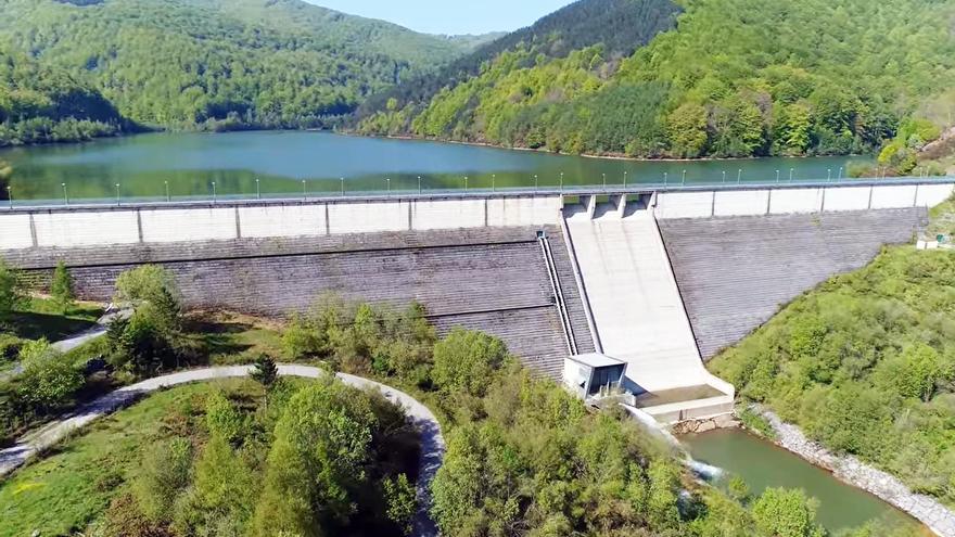 Urdalur extiende su red de abastecimiento a toda Sakana con la conexión de Irurtzun