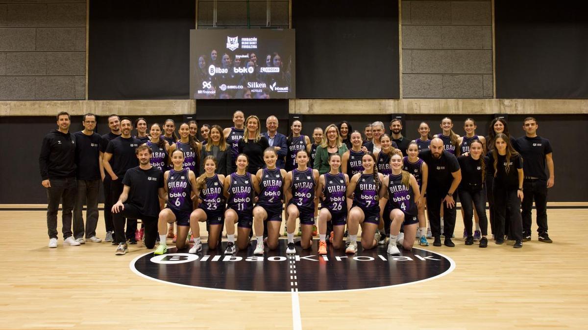 Foto de familia de los nuevos equipos de la cantera del Bilbao Basket, Foto de familia de los nuevos equipos de la cantera del Bilbao Basket,