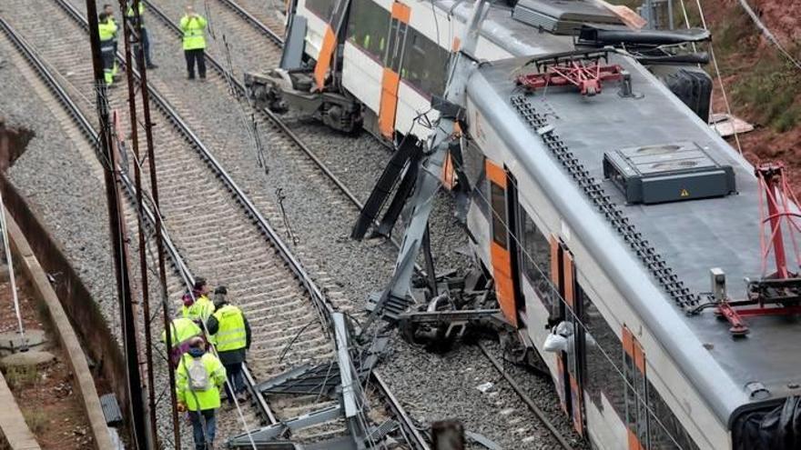 Vista del descarrilamiento de un tren de cercanías esta mañana en Vacarisses (Barcelona),