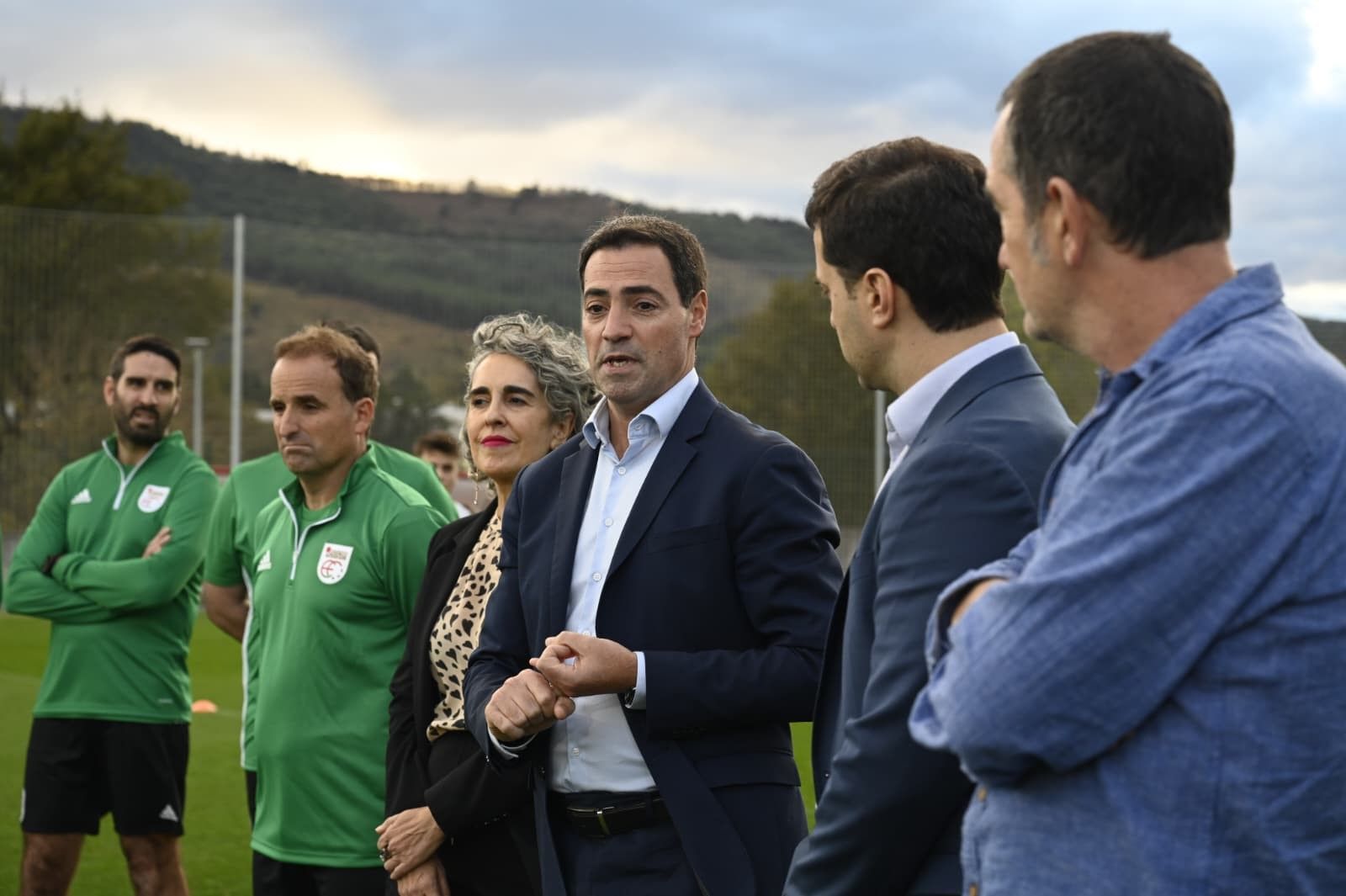 El Lehendakari visita en Lezama el entrenamiento de la Euskal Selekzioa