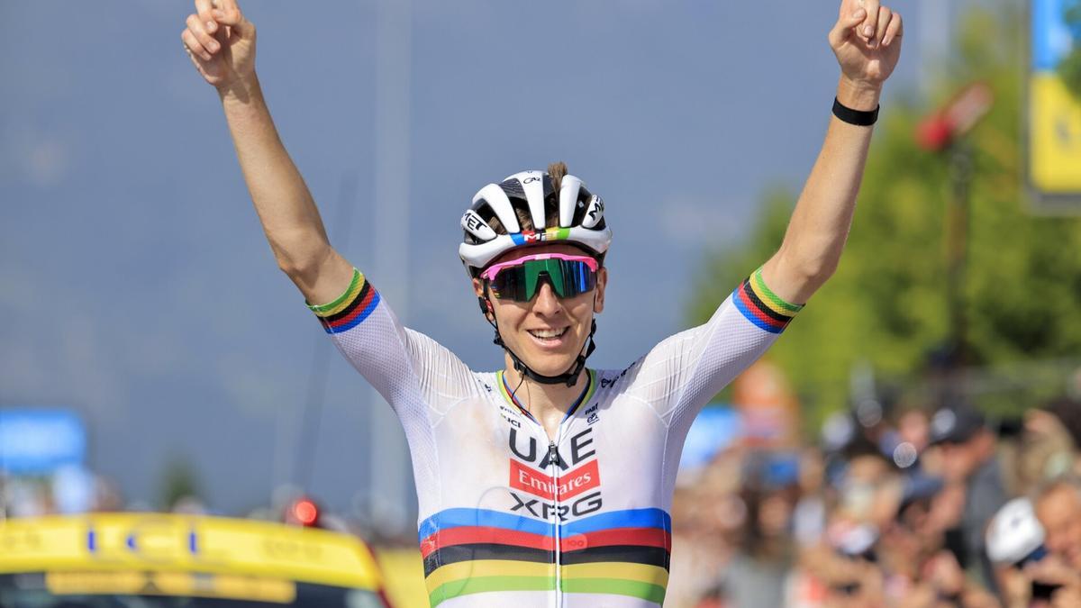 Tadej Pogacar ganando una etapa de la Dauphiné, que a partir de ahora se llamará Tour Auvergne-Rhône-Alpes.