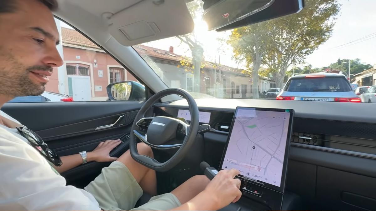 Victric realiza pruebas y cuenta información de una manera bastante detallada y clara, sin emplear terminología compleja.