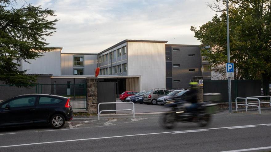 Exterior del colegio El Redín.