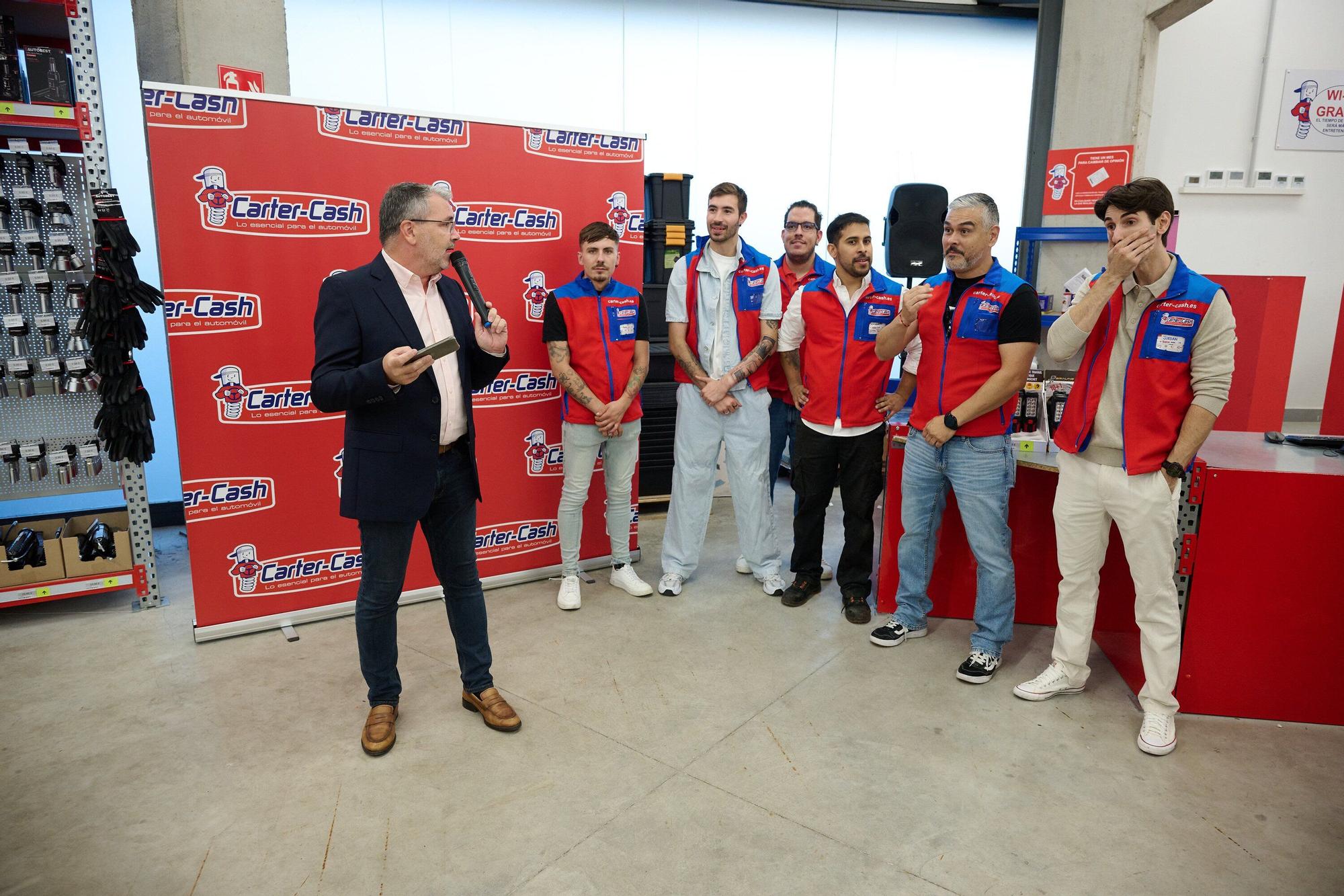 Fotos de la inauguración oficial de la nueva tienda de Carter-Cash en Pamplona