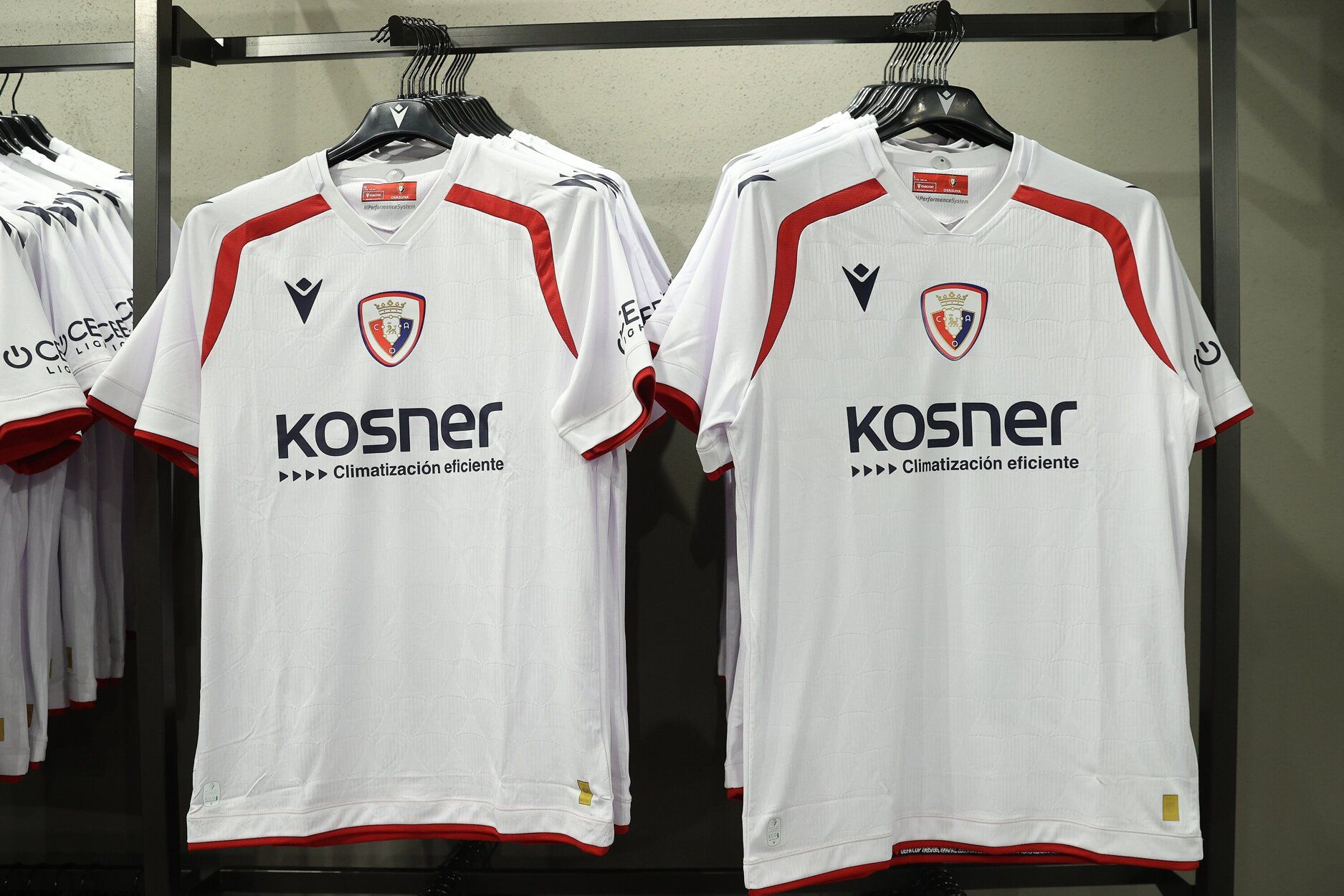 Fotos de la tercera equipación de Osasuna