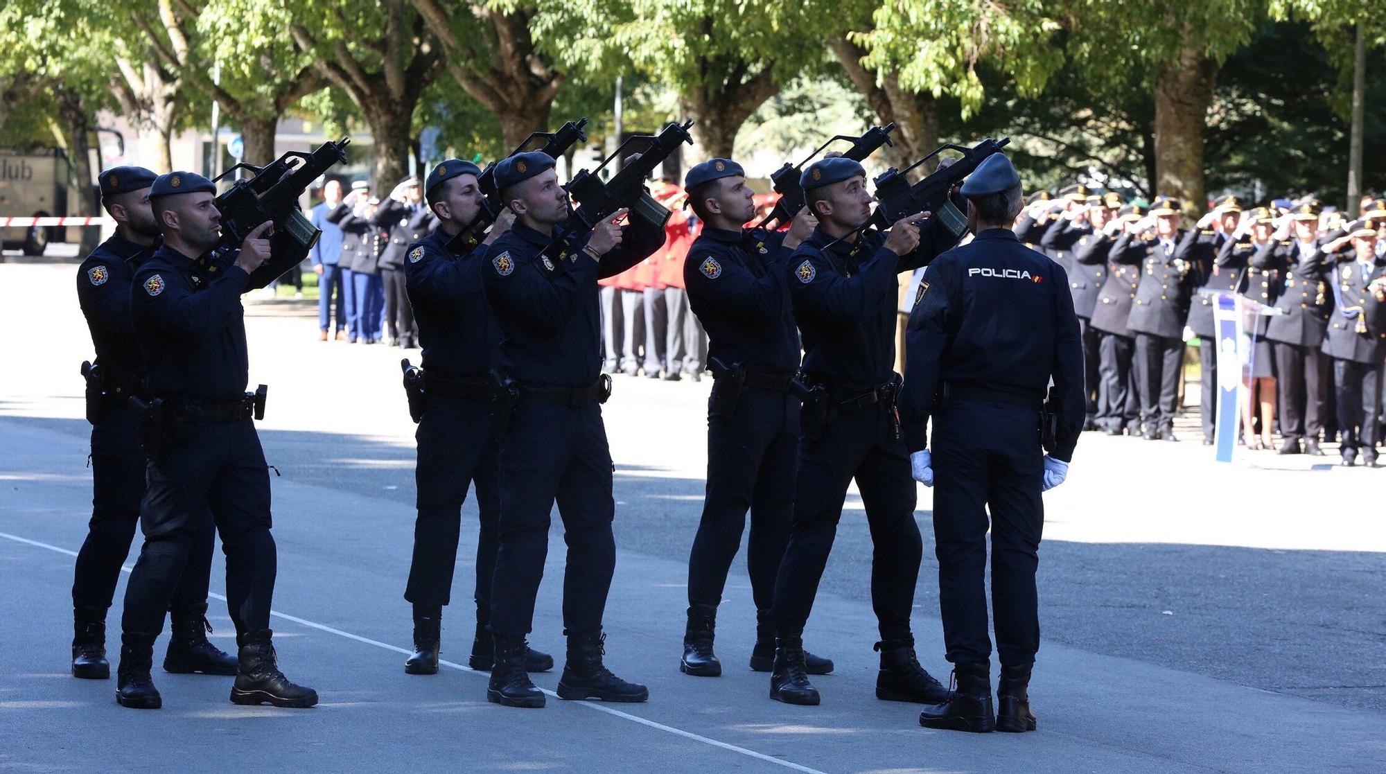 Fotos de la celebración del patrón de la Policía Nacional en Pamplona