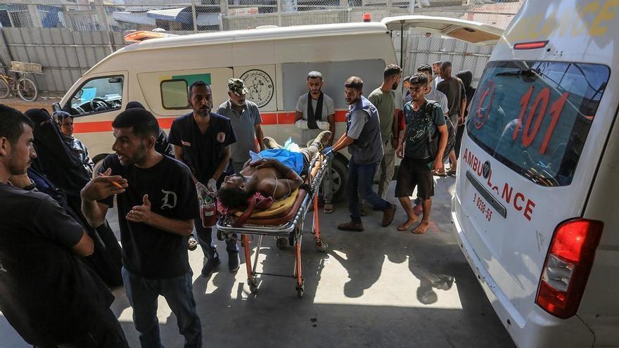 Un doble ataque israelí contra el hospital Nasser de Gaza deja al menos ocho muertos
