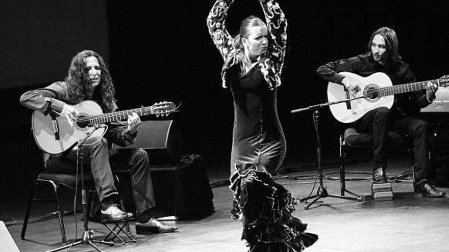 La guitarra de Tomatito rindió Baluarte