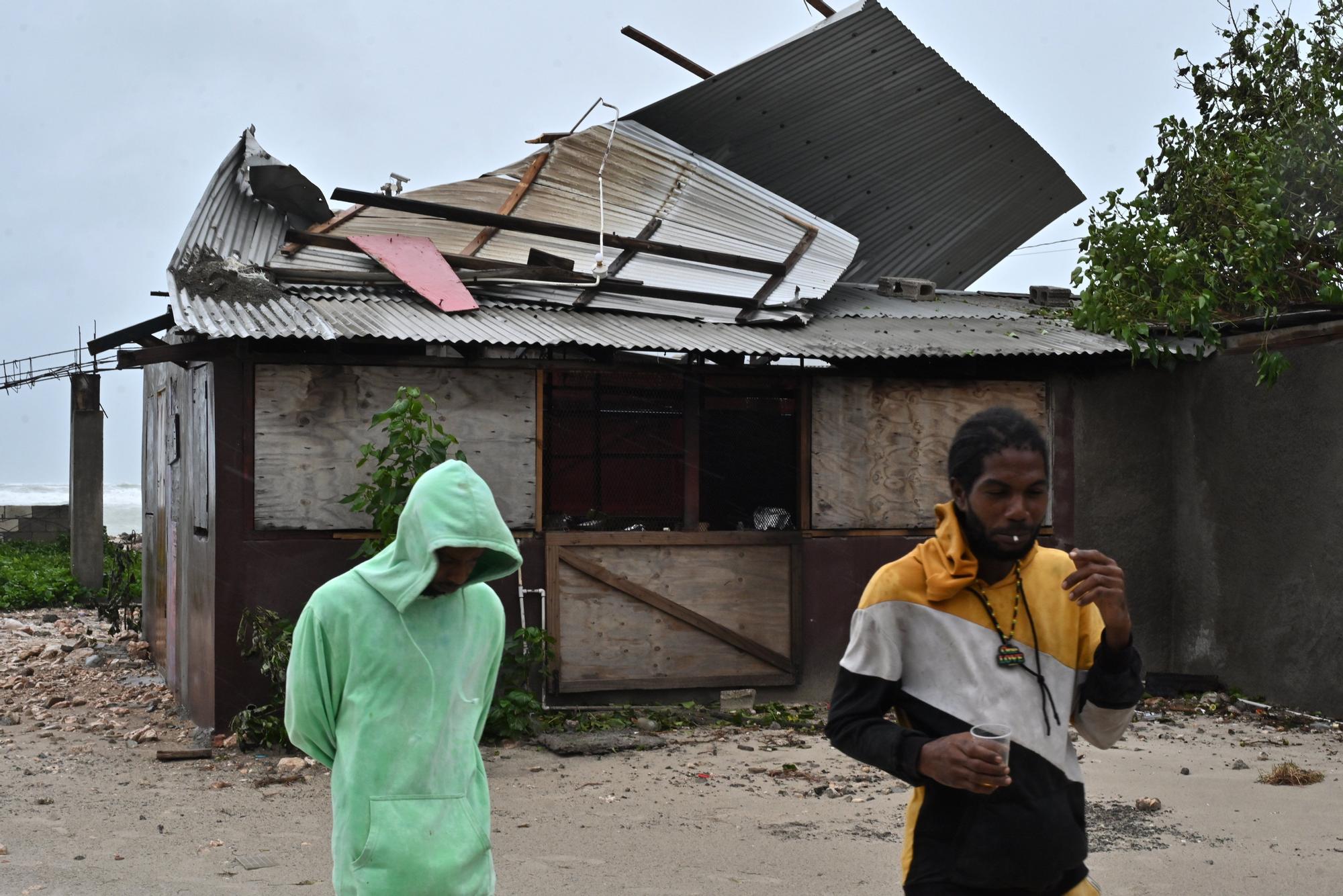 El huracán Melissa azota Jamaica con vientos y lluvias devastadores