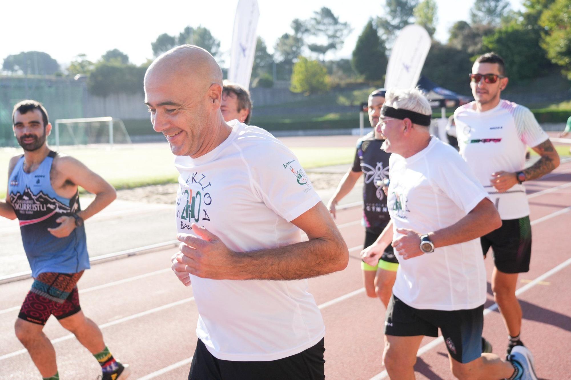 Basauri arropa a Yeray González en la final de su reto '12 maratones en 12 meses' por la asociación CNTTB1