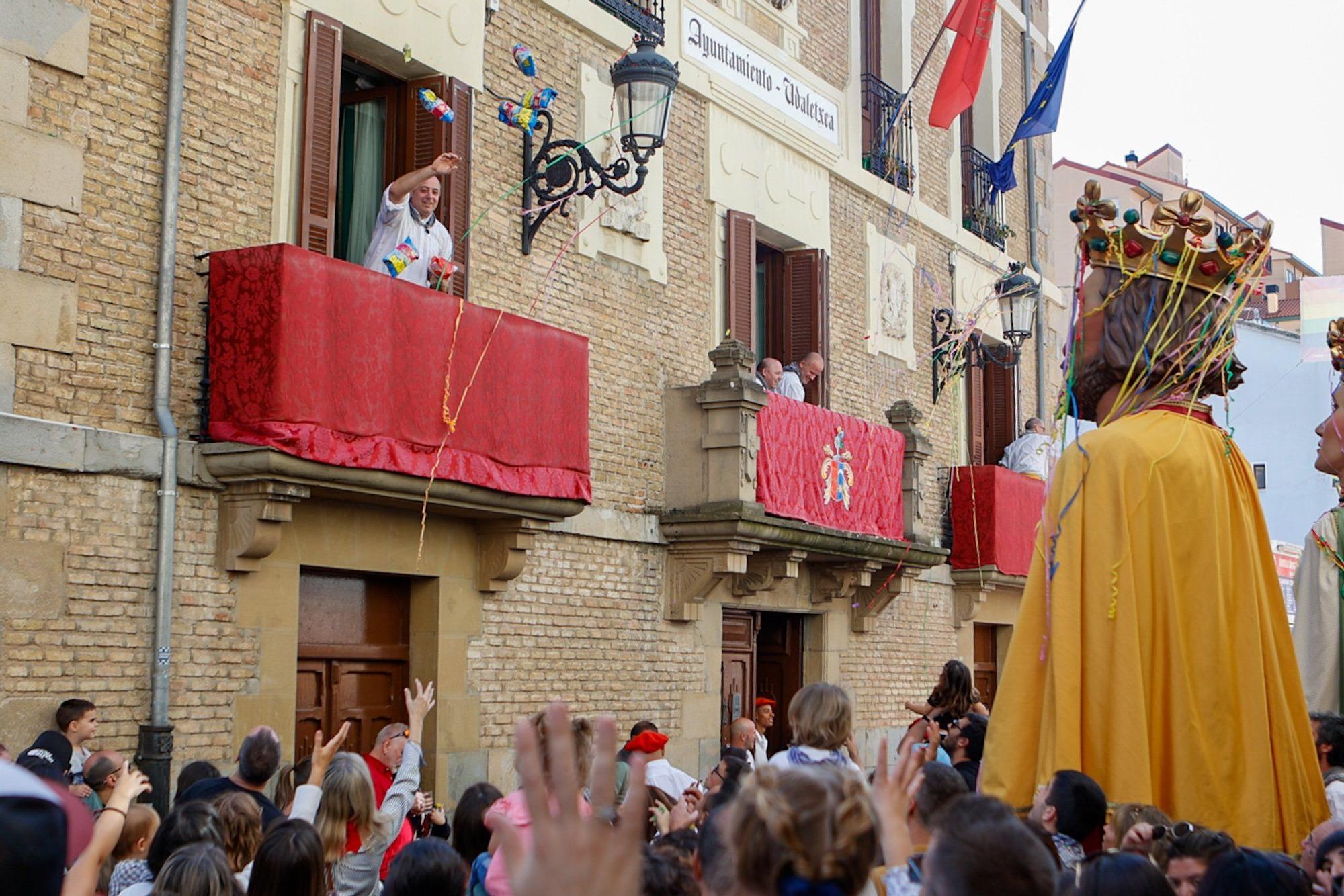 Fiestas de Villava | Despedida de la Comparsa de Gigantes