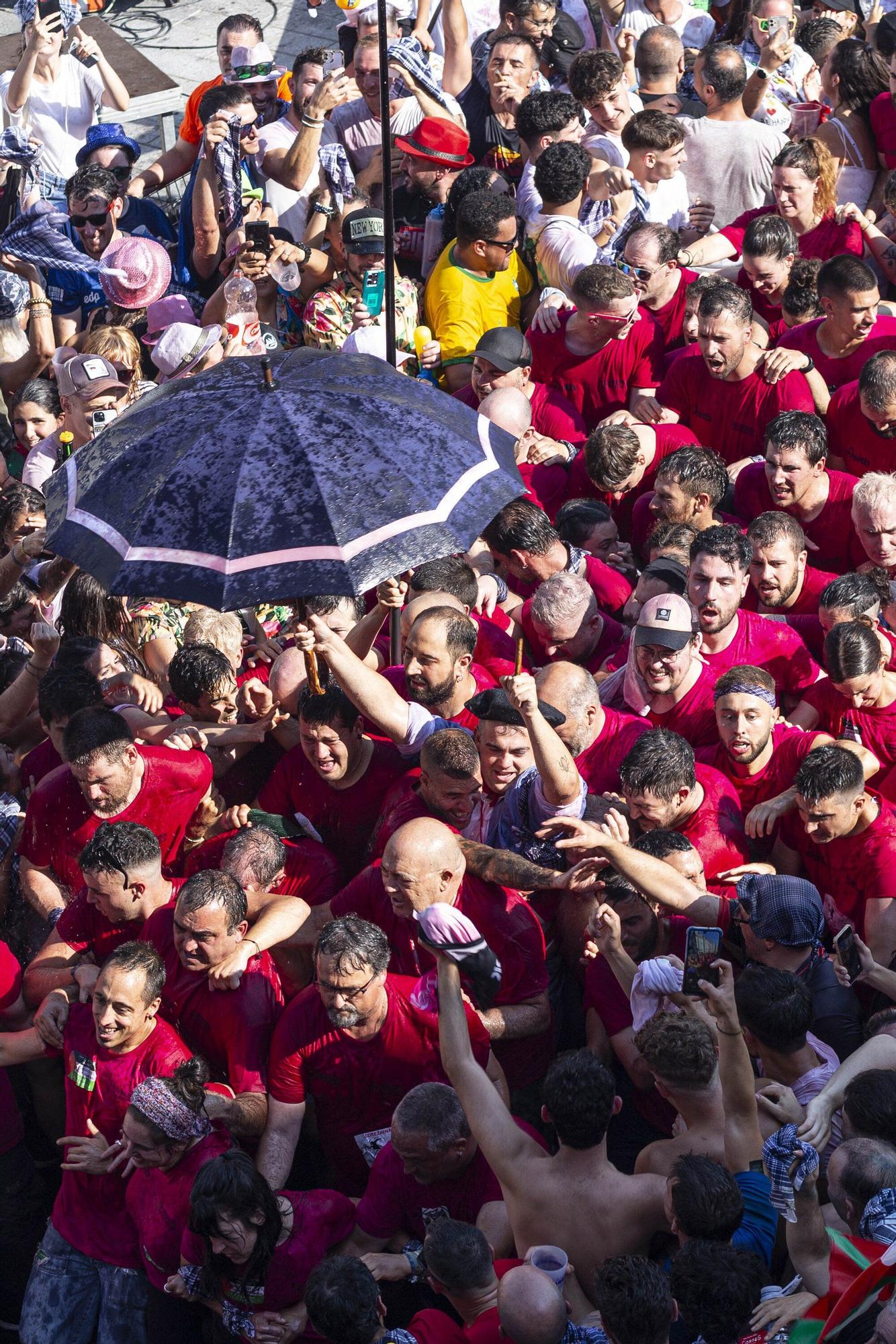 En imágenes: Así ha sido la bajada de Celedón en 2025