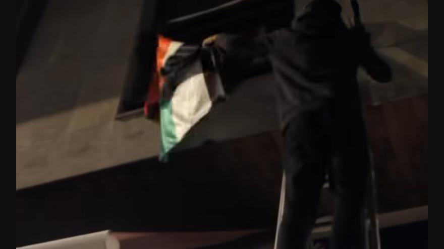 El PNV acusa a GKS de quitar la bandera palestina del batzoki de Azpeitia