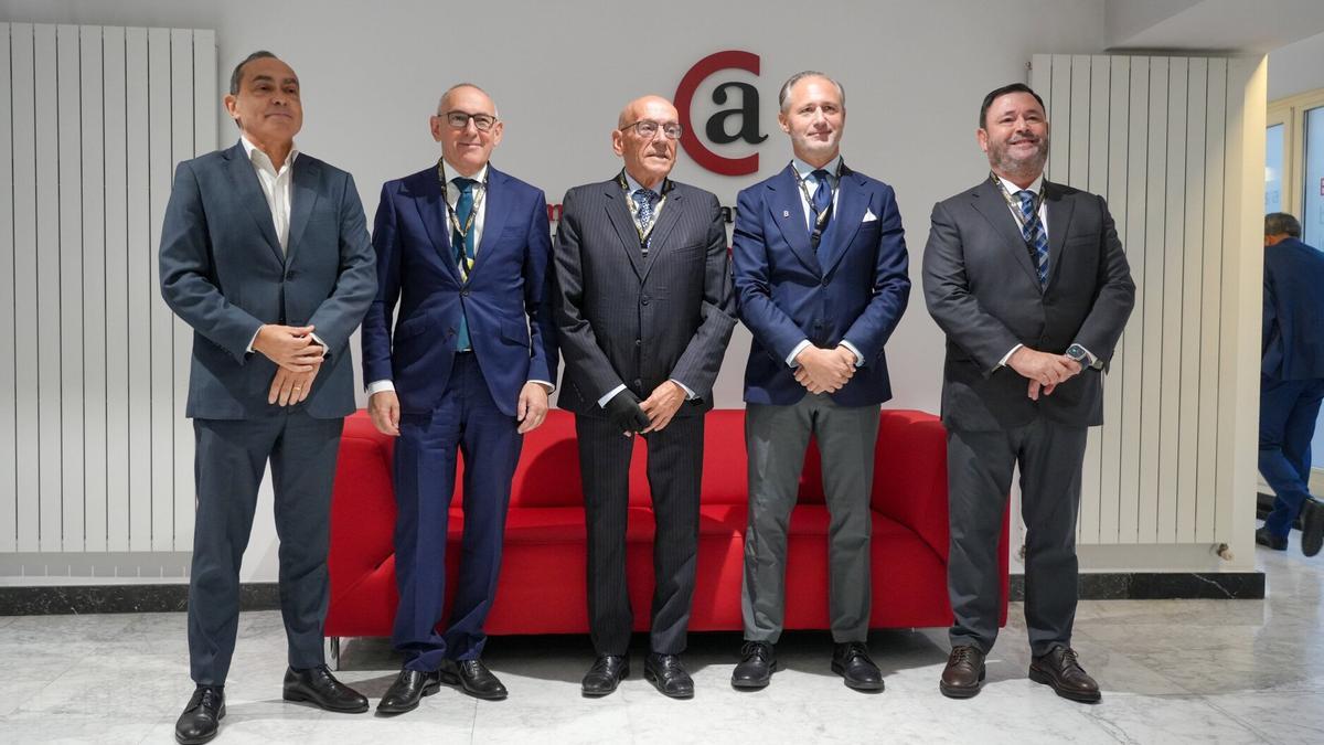 Miguel Ángel Páez, Ramiro González, Gregorio Rojo, Iván Jiménz y Juan Antonio Sánchez Corchero, antes de comenzar el Foro Transmodal.