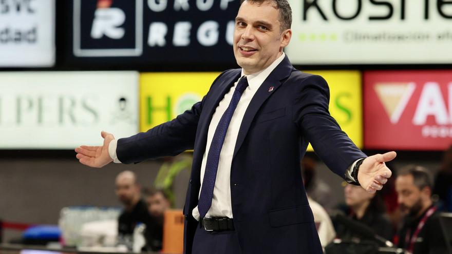 Galbiati: “Omoruyi y Nowell tienen un problema en la rodilla”