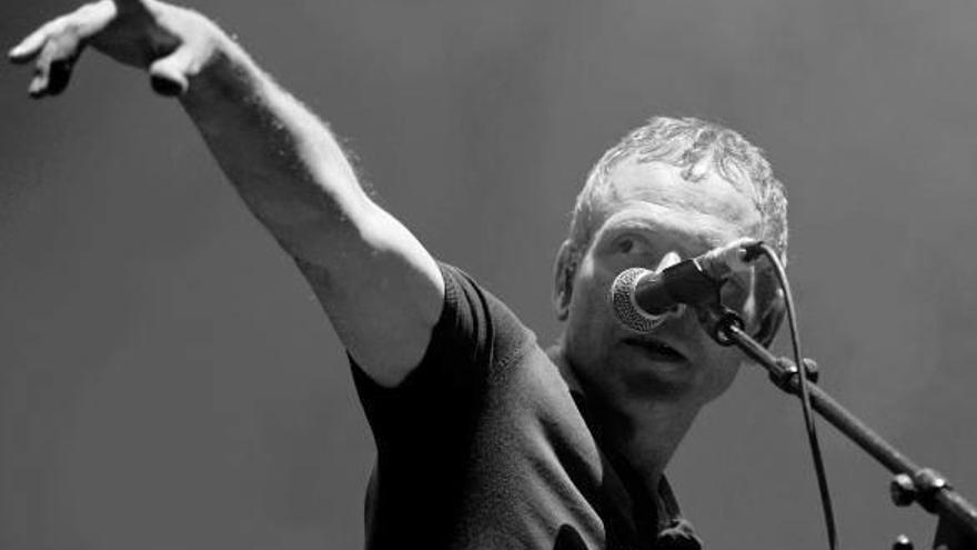 El cantante británico Stuart Murdoch, del grupo escocés Belle and Sebastian.