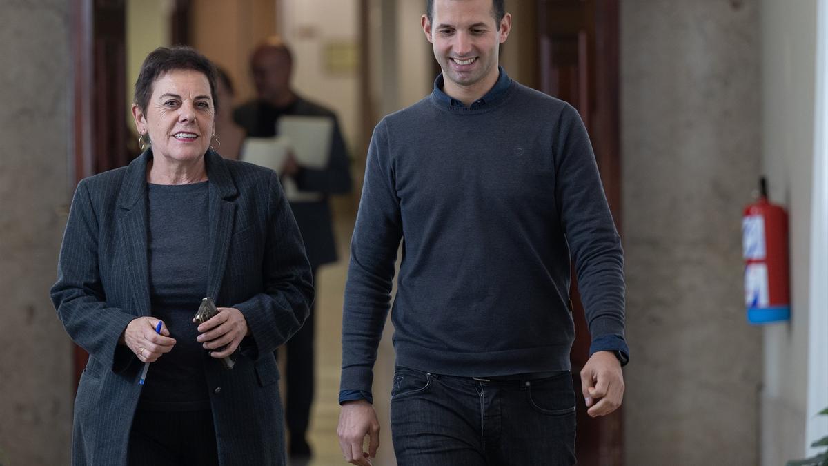 &quot;La guerra intestina que Podemos y Sumar siguen librando, buscando solo que el otro obtenga un resultado peor, tiene un claro vencedor en Euskadi: Bildu&quot;.