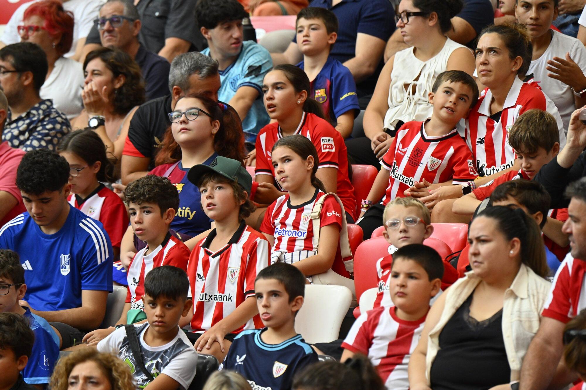 En imágenes: ¿Has asistido al Athletic-Barcelona en San Mamés? Búscate
