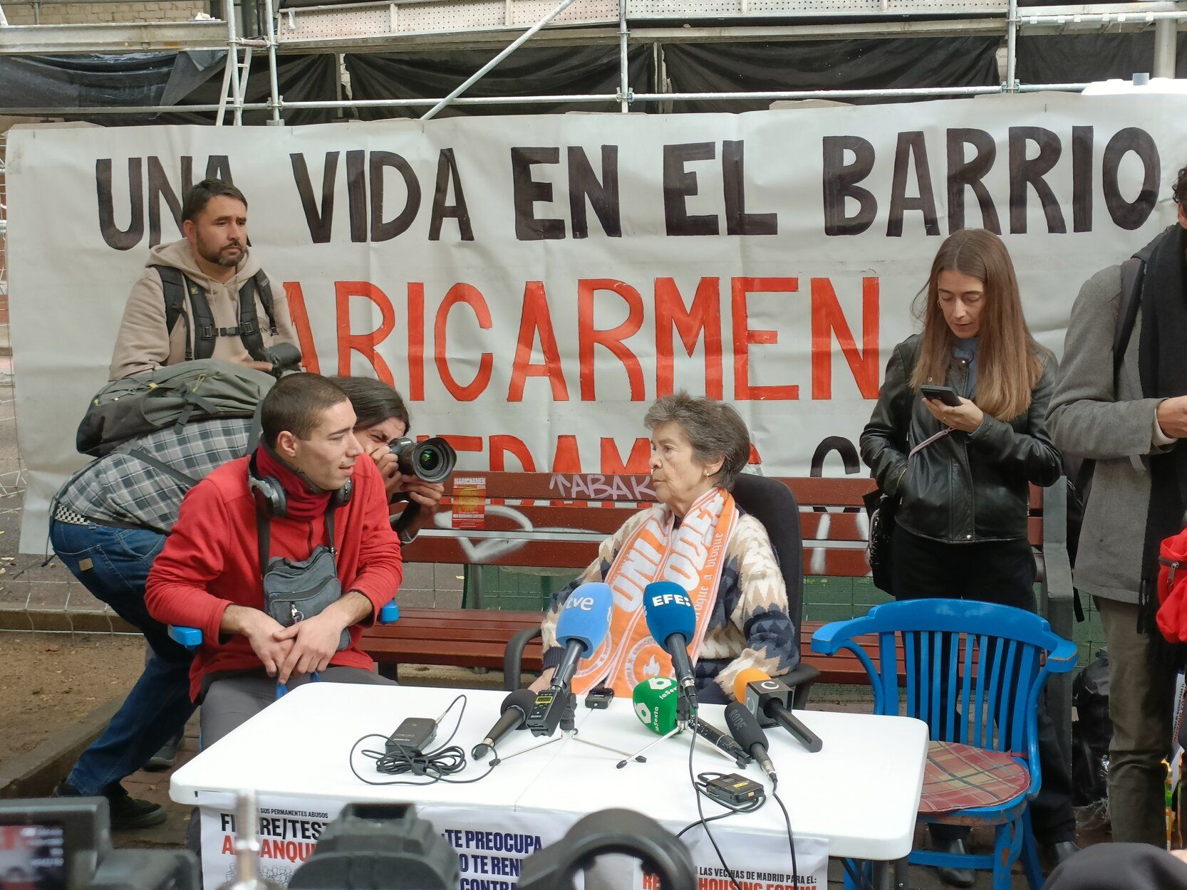 Mari Carmen, de 87 años, logra frenar su desahucio