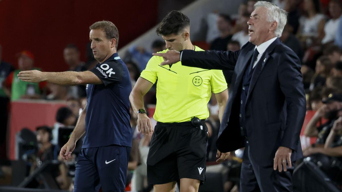 Jagoba Arrasate y Carlo Ancelotti, durante el partido.