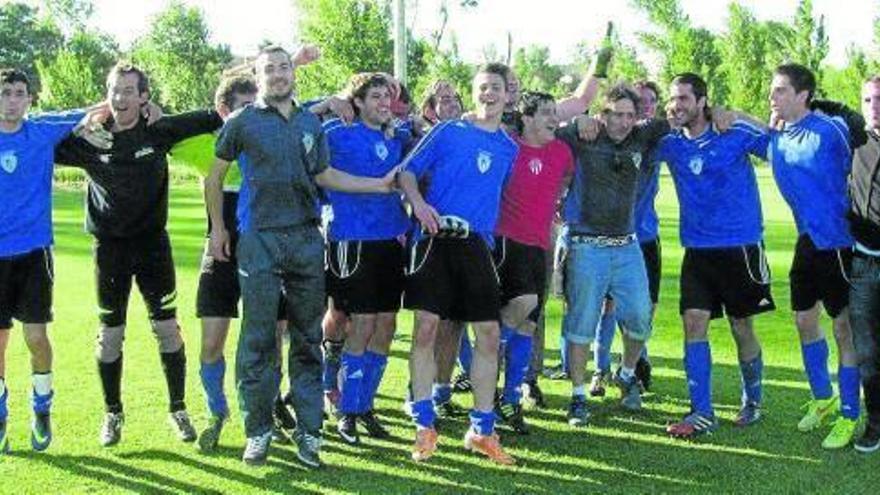 Primer ascenso para el Castillo de Tiebas. El Mendaviés sube 33 años después