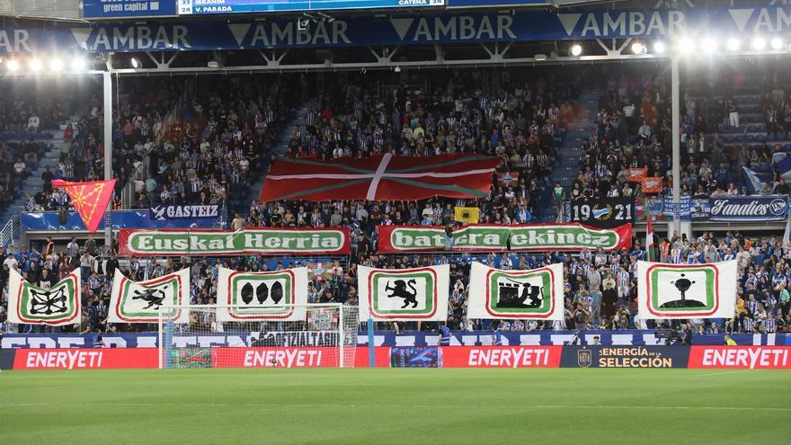 En imágenes: Hermandad y buen ambiente entre aficiones