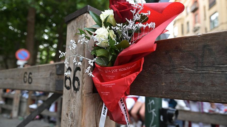 Homenaje en el vallado a Daniel Gimeno, último fallecido en el encierro de San Fermín