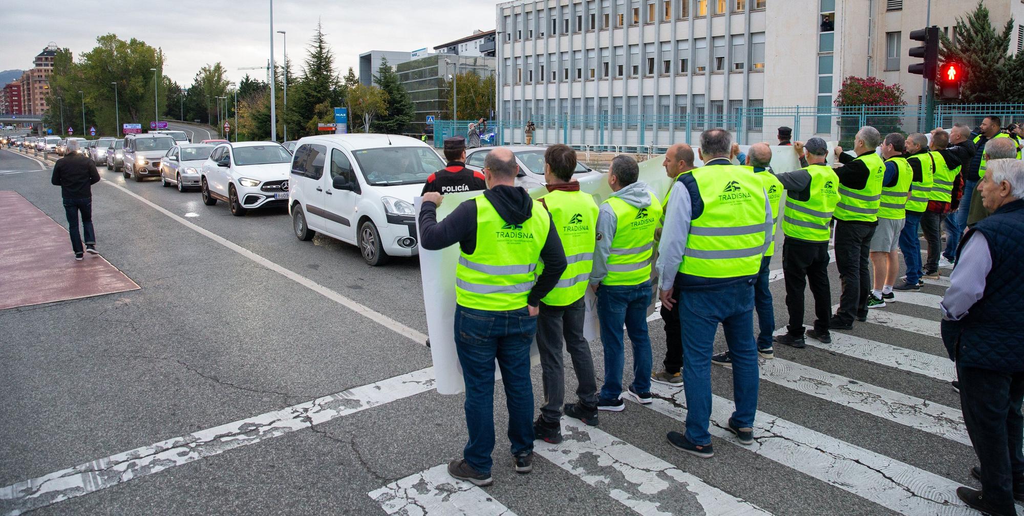Protesta de los transportistas navarros en Cordovilla