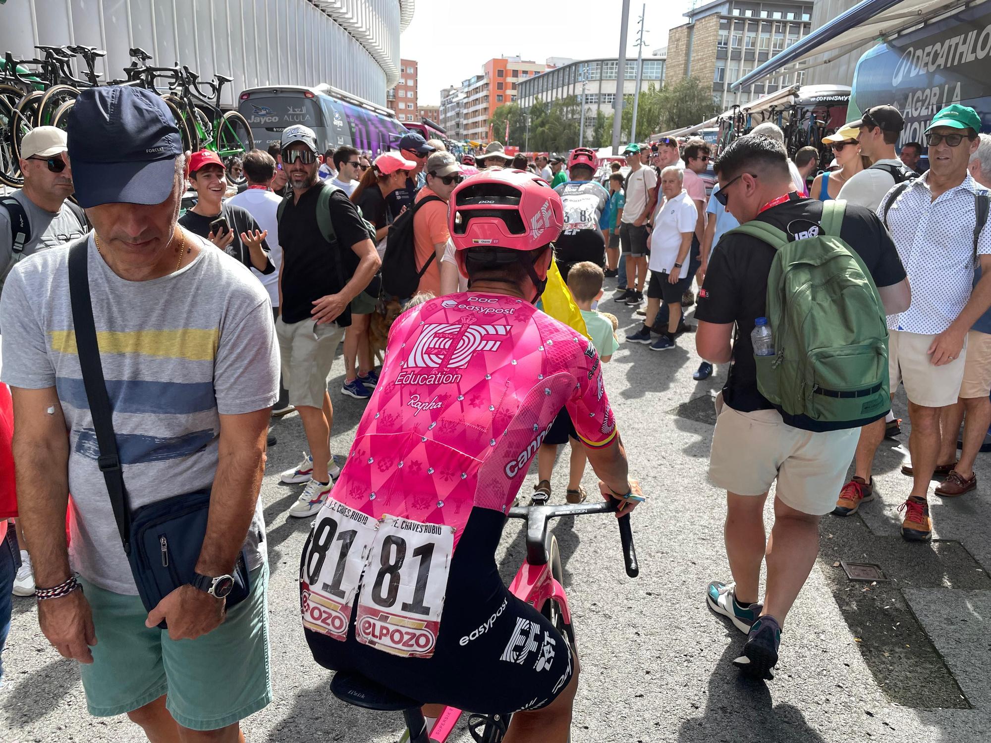 La Vuelta llega a Bizkaia: las imágenes del montaje en Bilbao