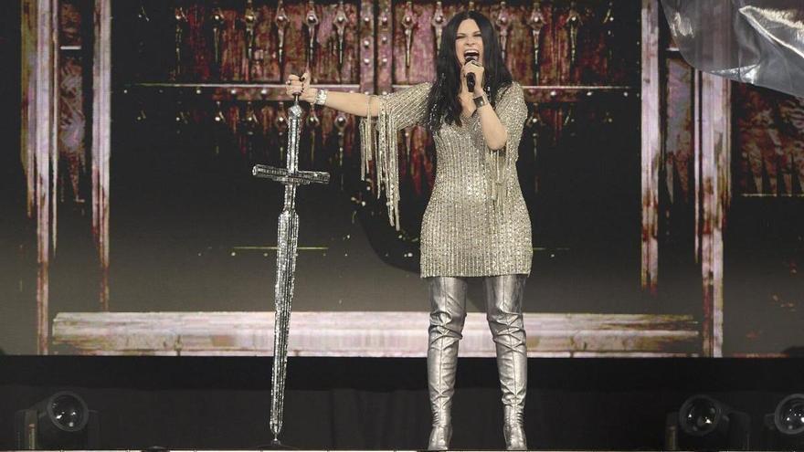 Laura Pausini estalla en pleno concierto y ataca a los influencers