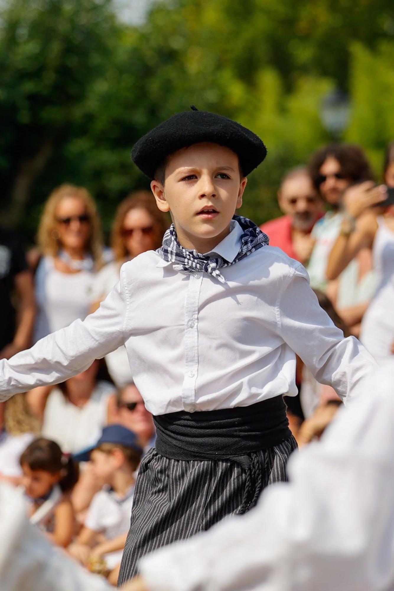 Fotos del chupinazo infantil en fiestas de Burlada 2025