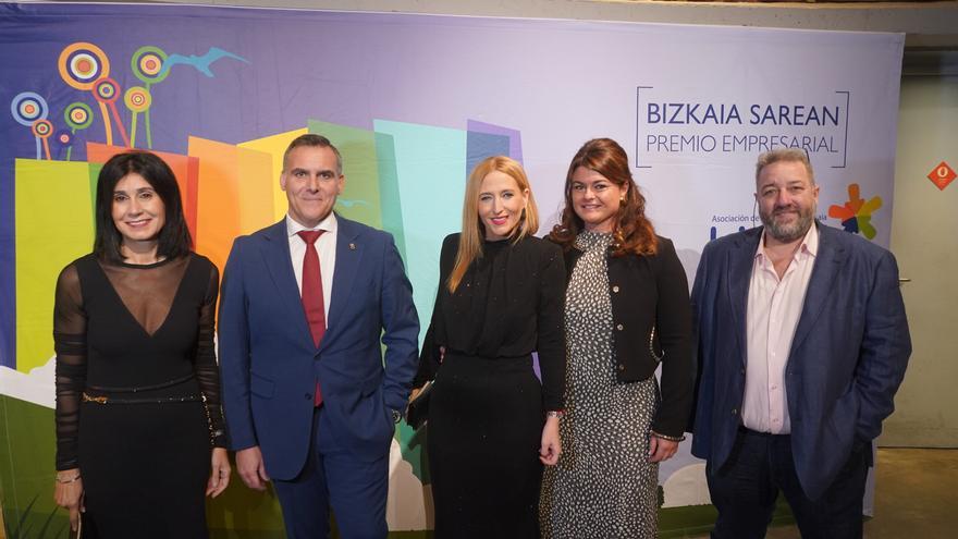 Los premios Bizkaired conceden un galardón honorífico a Mujer S. XXI