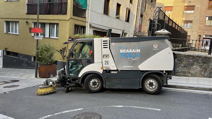 El alumnado de Beasain toma las calles... y aprende a no ensuciar