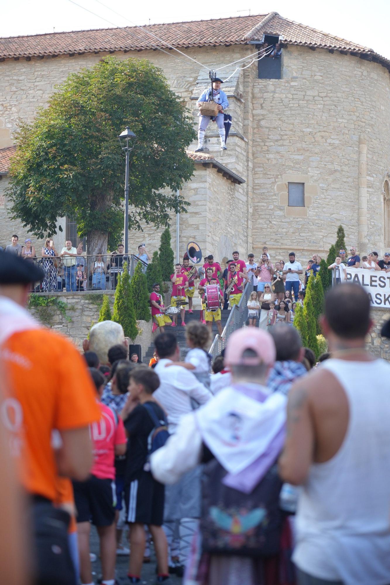 En imágenes: El Brujo abre las fiestas de Nanclares de la Oca