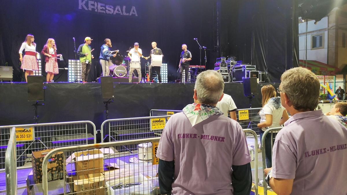 El escenario de la plaza Euskadi se llenó de música.