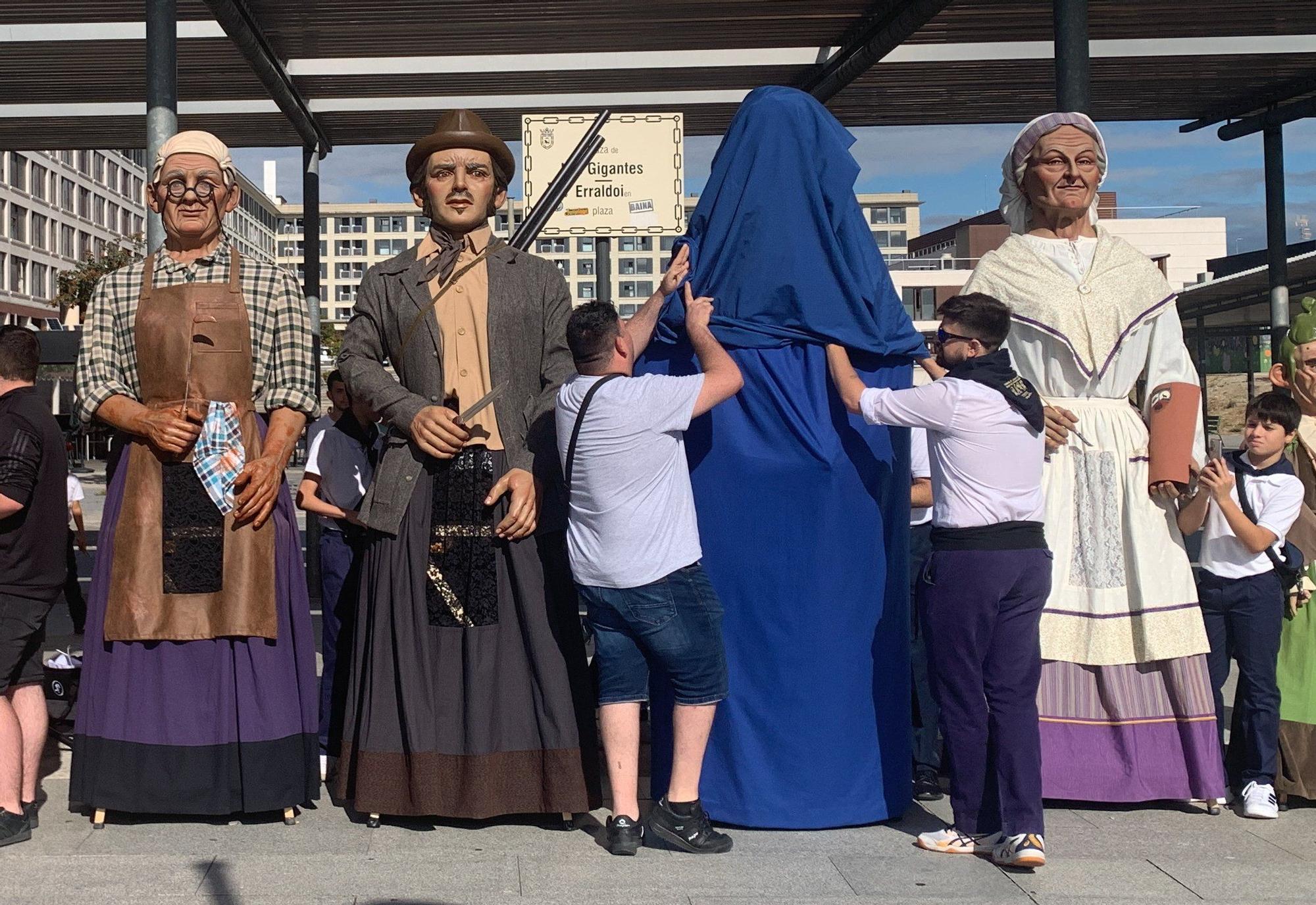 Presentación de los nuevos gigantes de Buztintxuri