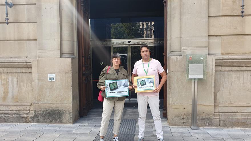 SATSE entrega más de 2.000 firmas en el Parlamento para exigir soluciones urgentes contra el calor extremo en el Hospital Universitario de Navarra