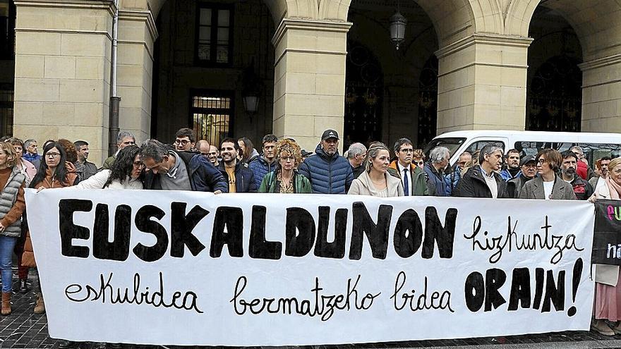 Administrazioa ere, euskararen arnasgune