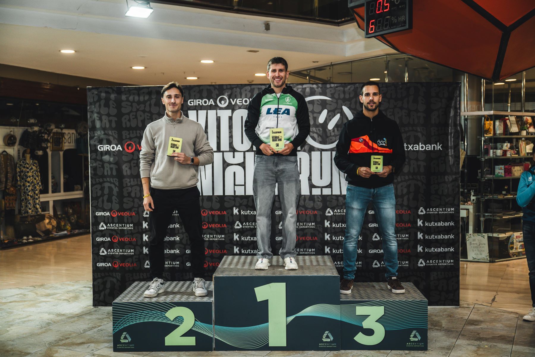 Las mejores imáganes de la Giroa Veolia Vitoria Night Run