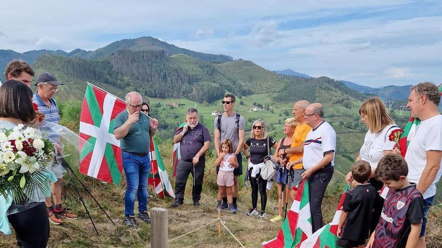 Homenaje a los gudaris fallecidos en Zirardamendi