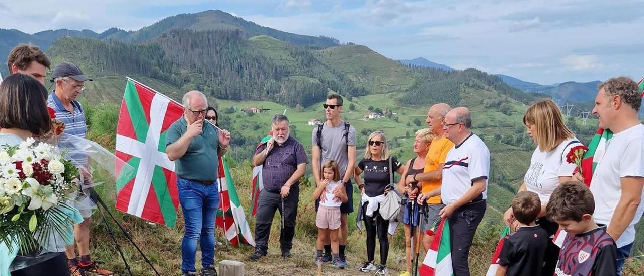 Homenaje a los gudaris fallecidos en Zirardamendi